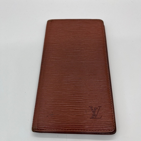 Louis Vuitton Handbags - Pre owned Louis Vuitton brown wallet